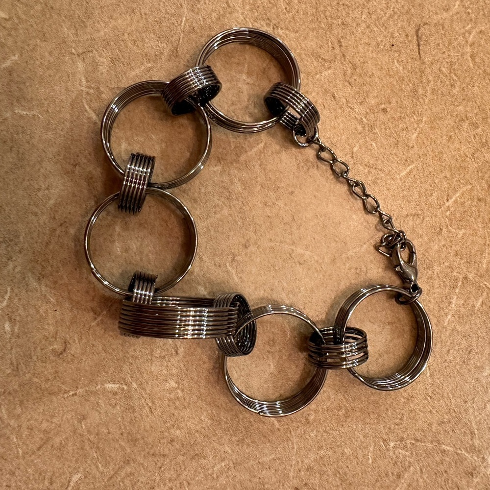 Metal circle bracelet
